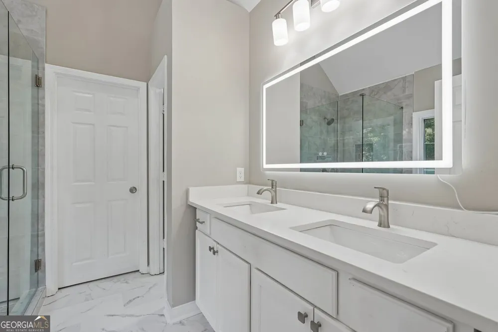 161 Lake Ridge DR Newnan, GA 30263