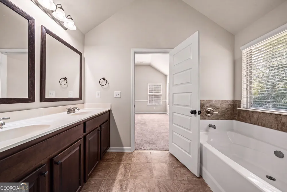 90 Sylvan LOOP Fayetteville, GA 30214