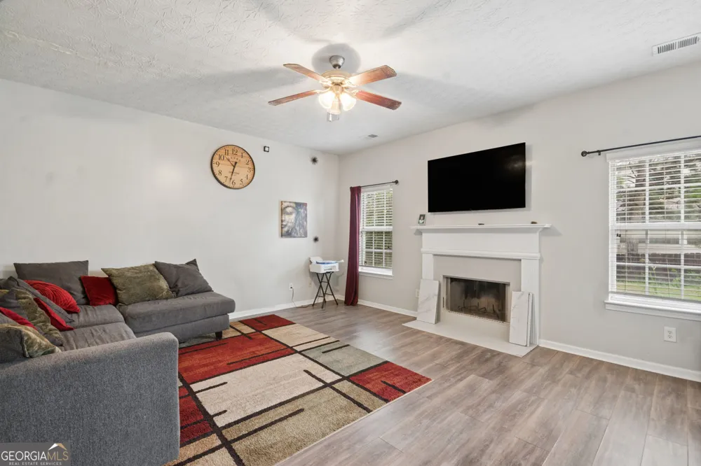 439 Lake Ridge LN Fairburn, GA 30213