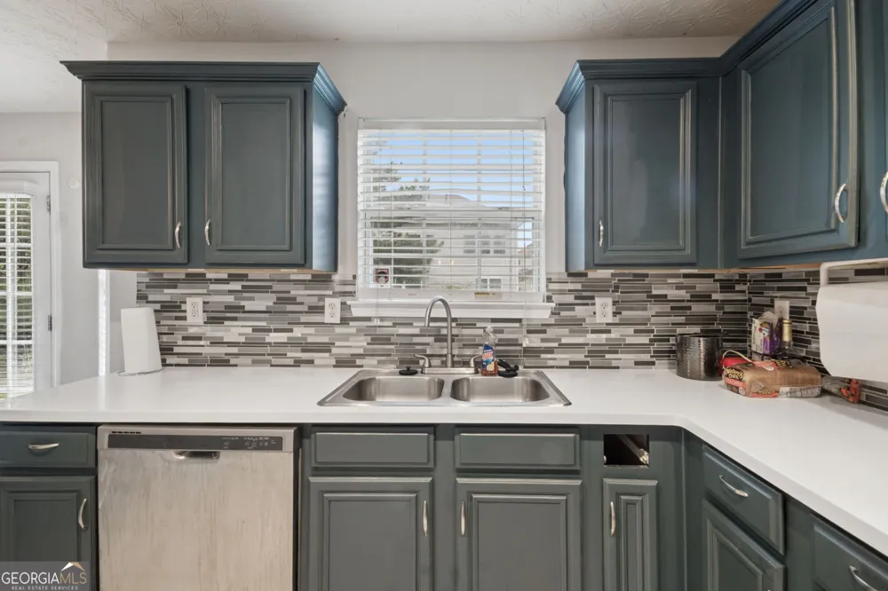 439 Lake Ridge LN Fairburn, GA 30213