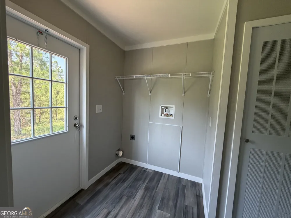 72 McLean RD Lumber City, GA 31549
