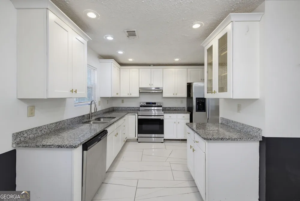 3328 Clevemont WAY Ellenwood, GA 30294