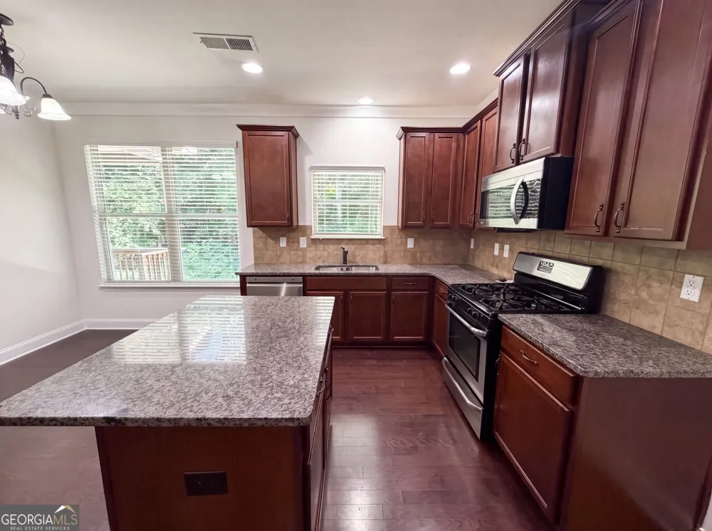 2321 Willow Shade LN Loganville, GA 30052