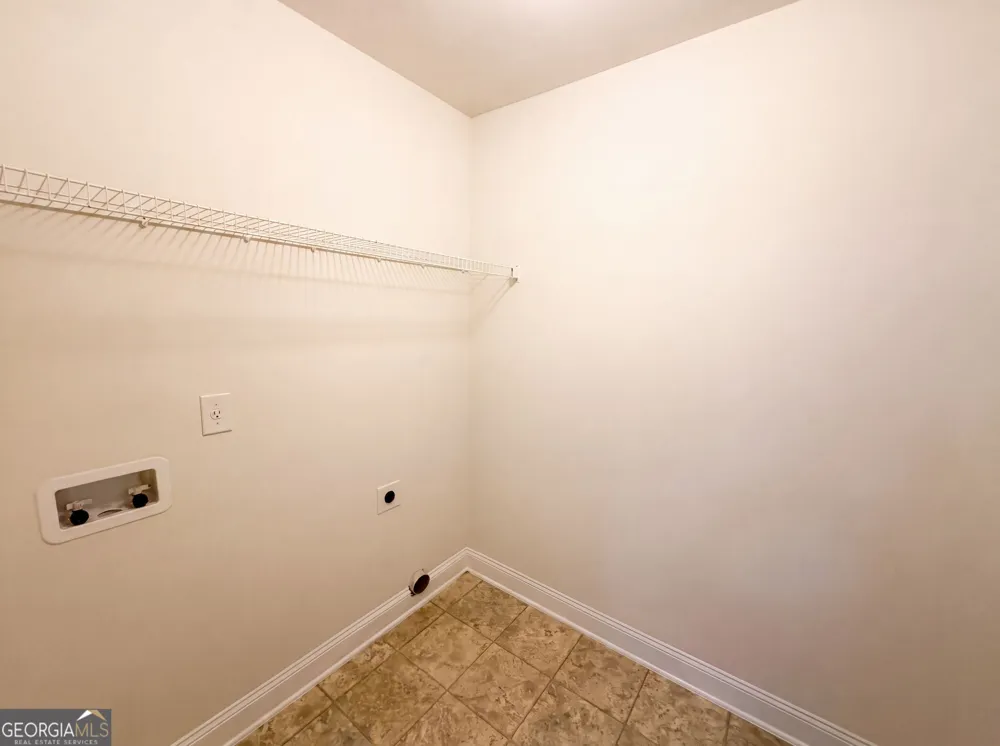 2321 Willow Shade LN Loganville, GA 30052