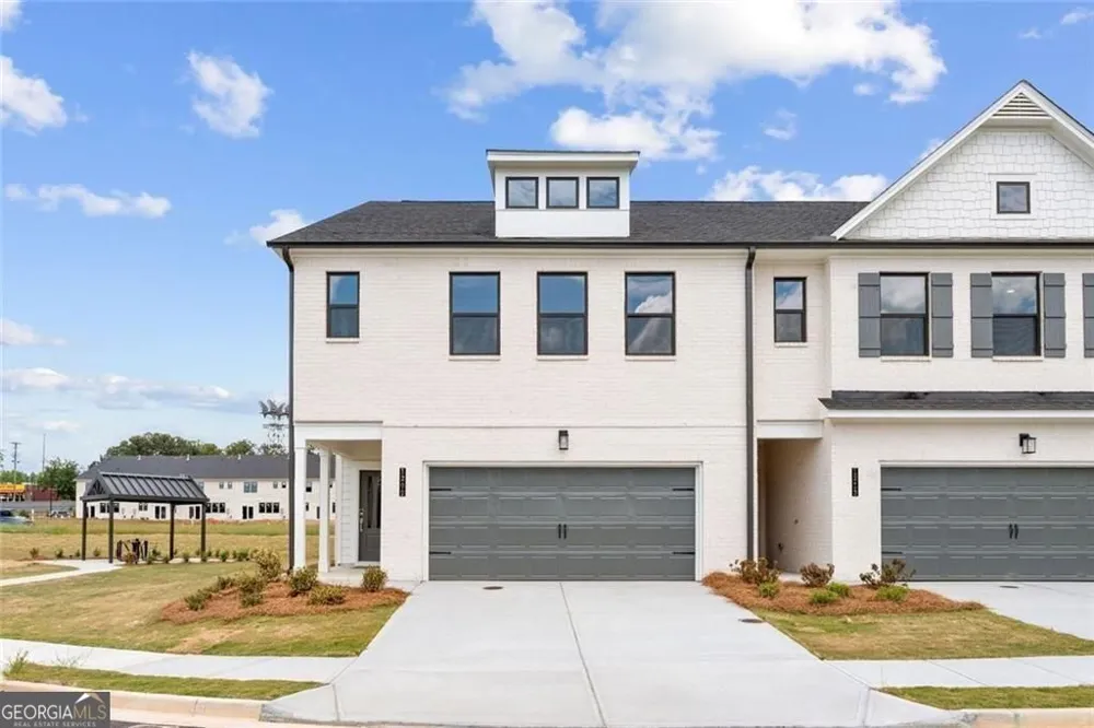1283 Farmers LOOP Austell, GA 30106