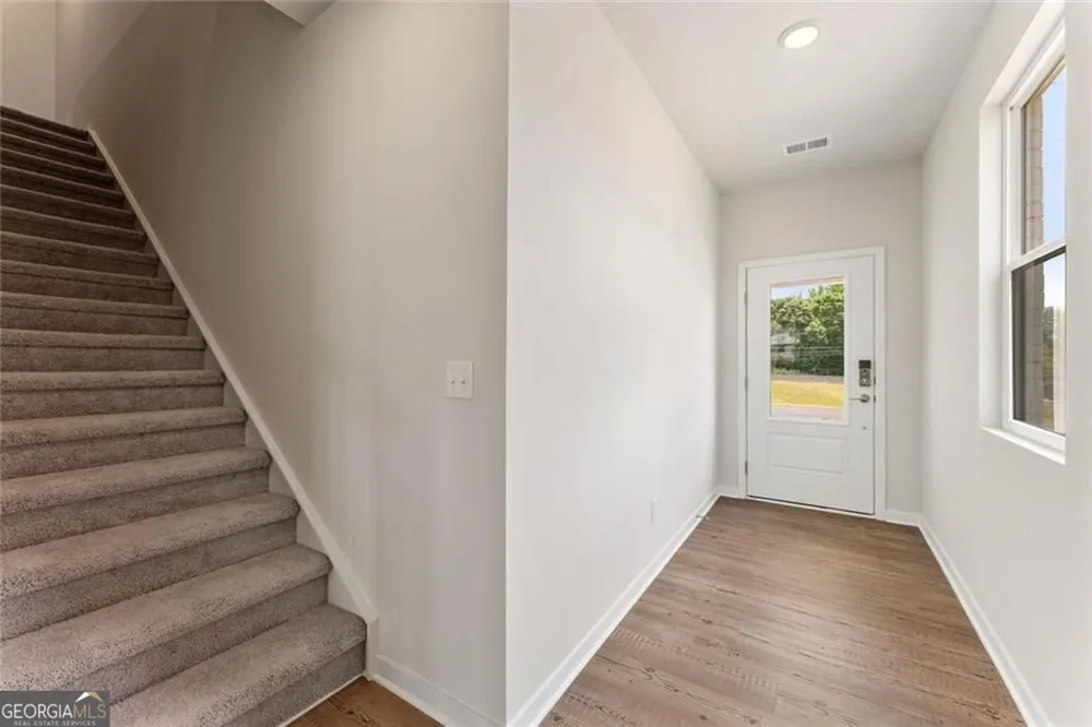 1283 Farmers LOOP Austell, GA 30106