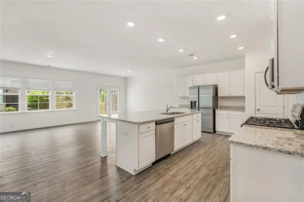 649 Isom WALK Suwanee, GA 30024