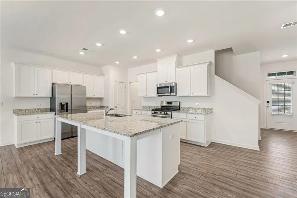 649 Isom WALK Suwanee, GA 30024
