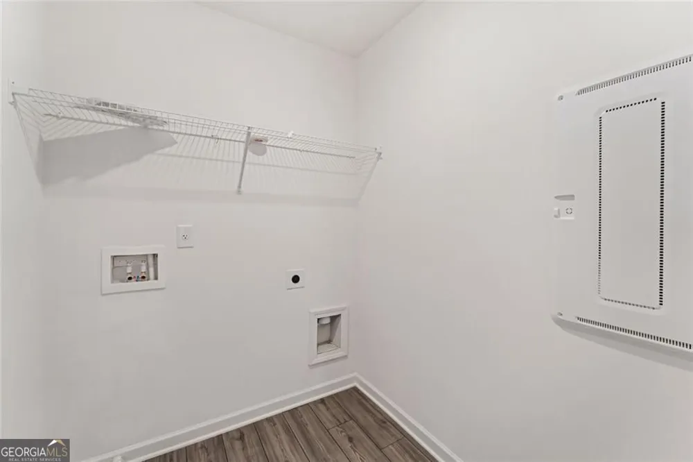 649 Isom WALK Suwanee, GA 30024