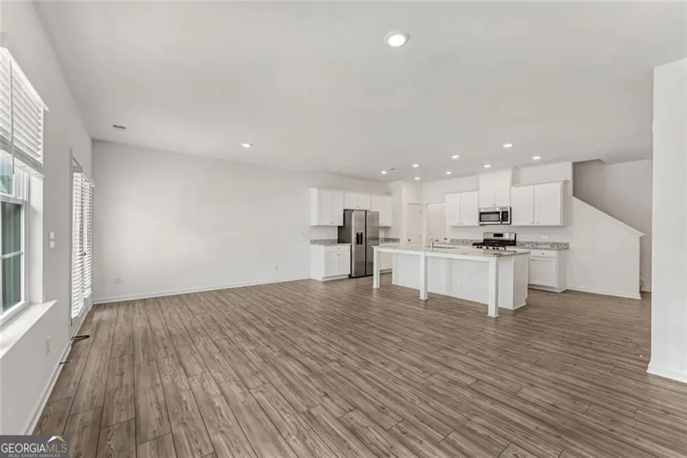 649 Isom WALK Suwanee, GA 30024