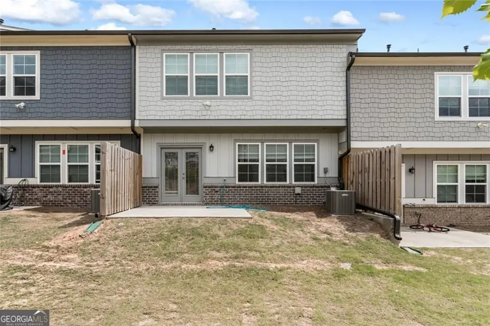 649 Isom WALK Suwanee, GA 30024