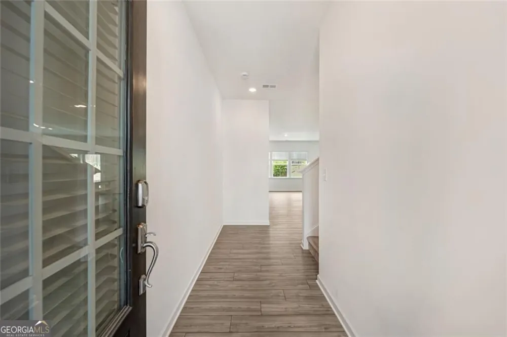 649 Isom WALK Suwanee, GA 30024