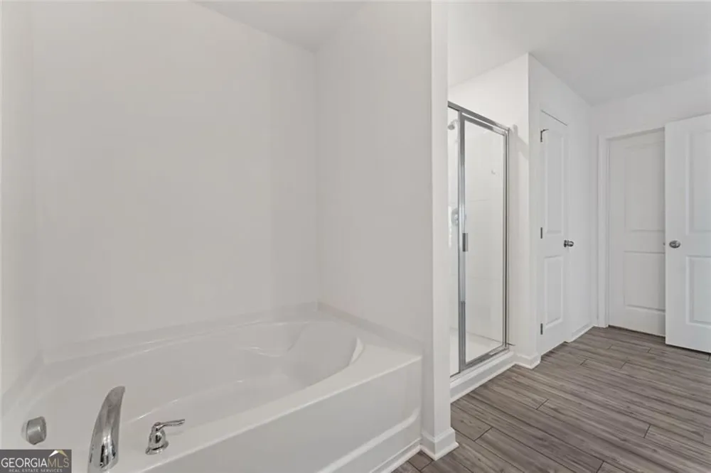 649 Isom WALK Suwanee, GA 30024