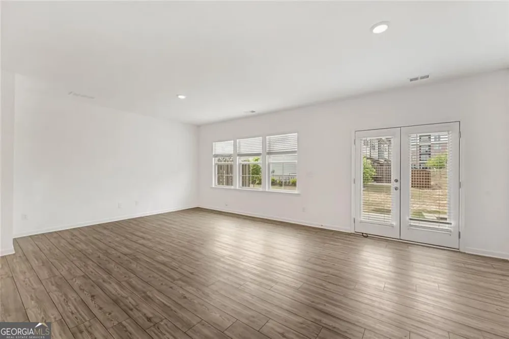 649 Isom WALK Suwanee, GA 30024