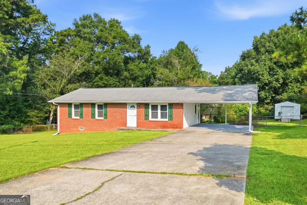1465 E Highpoint DR Douglasville, GA 30134