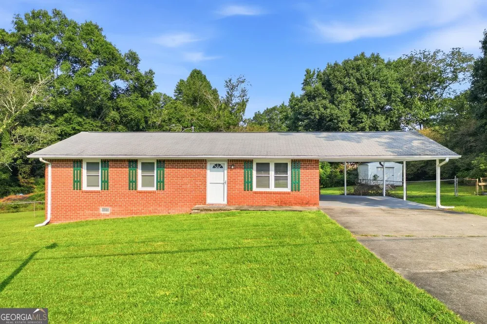 1465 E Highpoint DR Douglasville, GA 30134