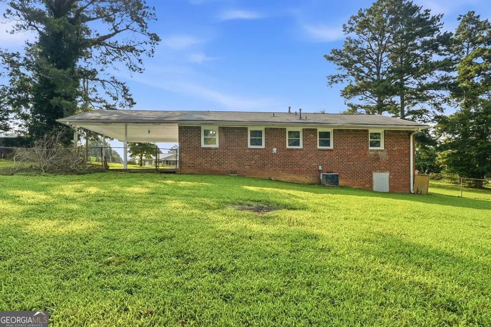 1465 E Highpoint DR Douglasville, GA 30134