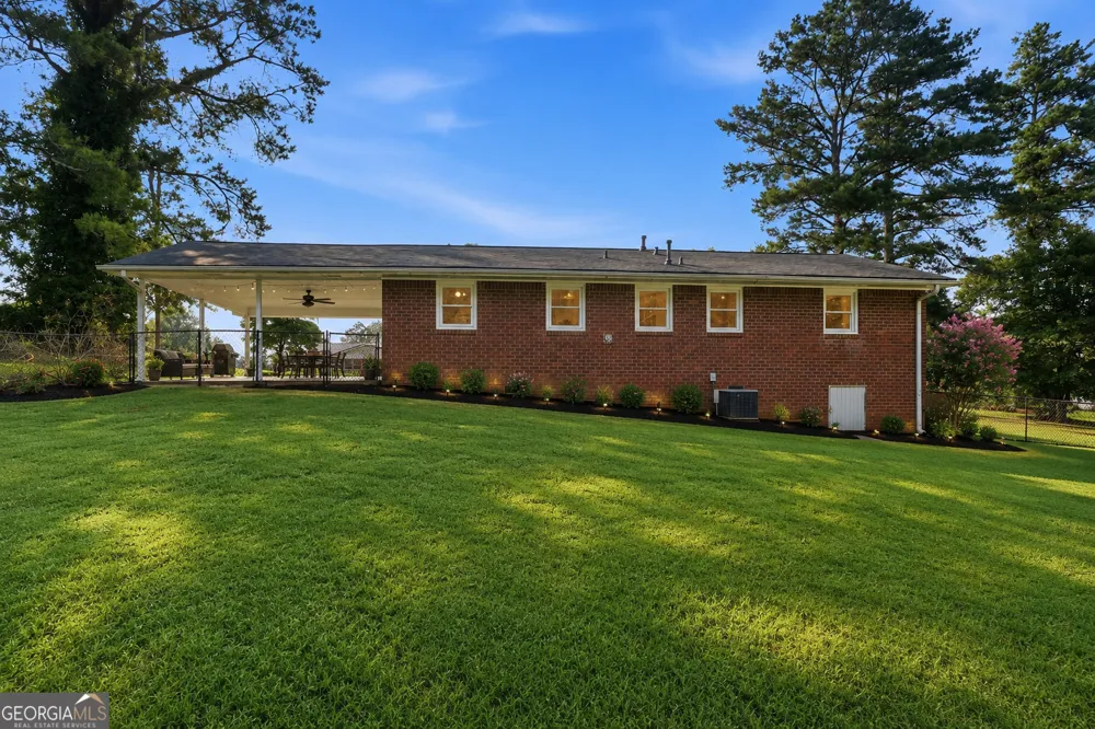 1465 E Highpoint DR Douglasville, GA 30134
