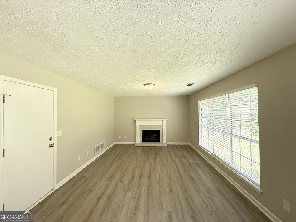 6563 Eastbriar DR Lithonia, GA 30058