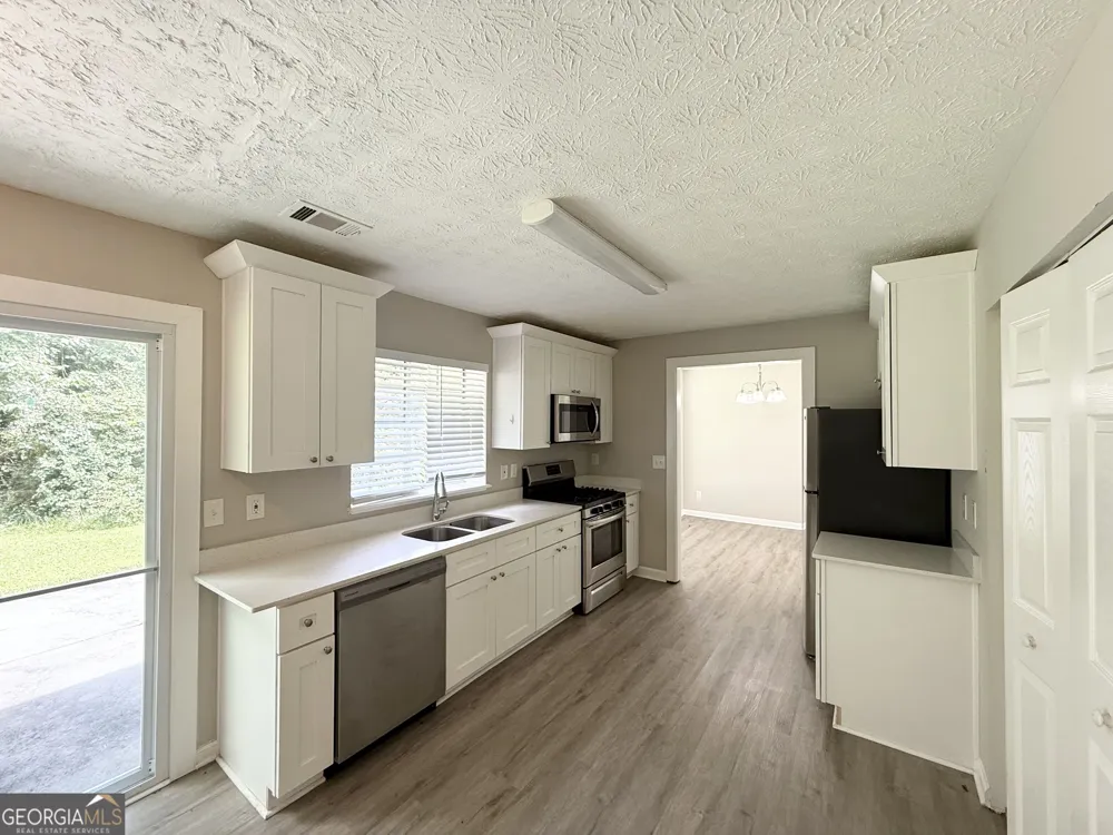 6563 Eastbriar DR Lithonia, GA 30058