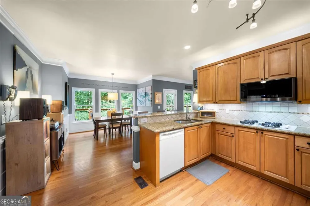 649 Goldenwood CT Powder Springs, GA 30127