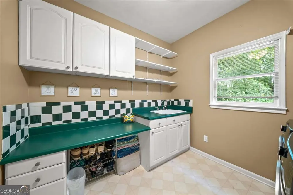 649 Goldenwood CT Powder Springs, GA 30127