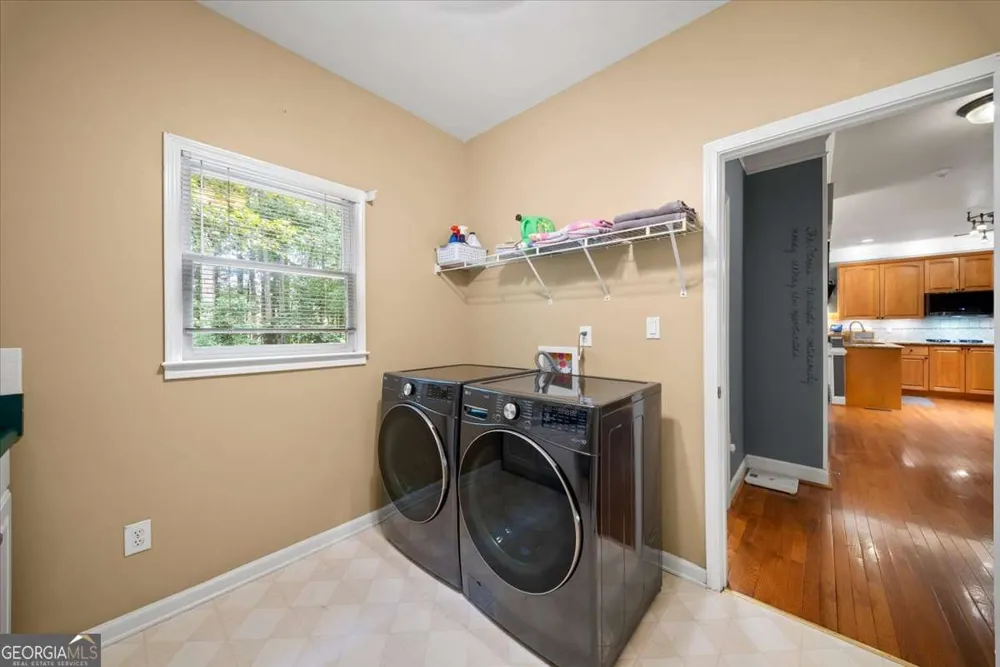 649 Goldenwood CT Powder Springs, GA 30127