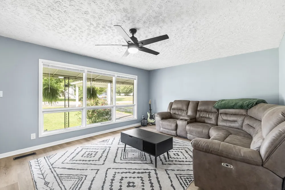 413 Sampson Ave Adairville, KY 42202