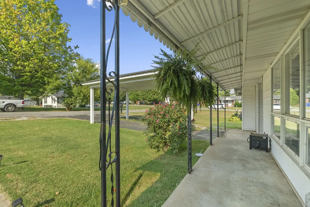 413 Sampson Ave Adairville, KY 42202