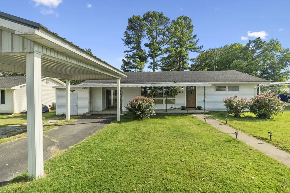 413 Sampson Ave Adairville, KY 42202