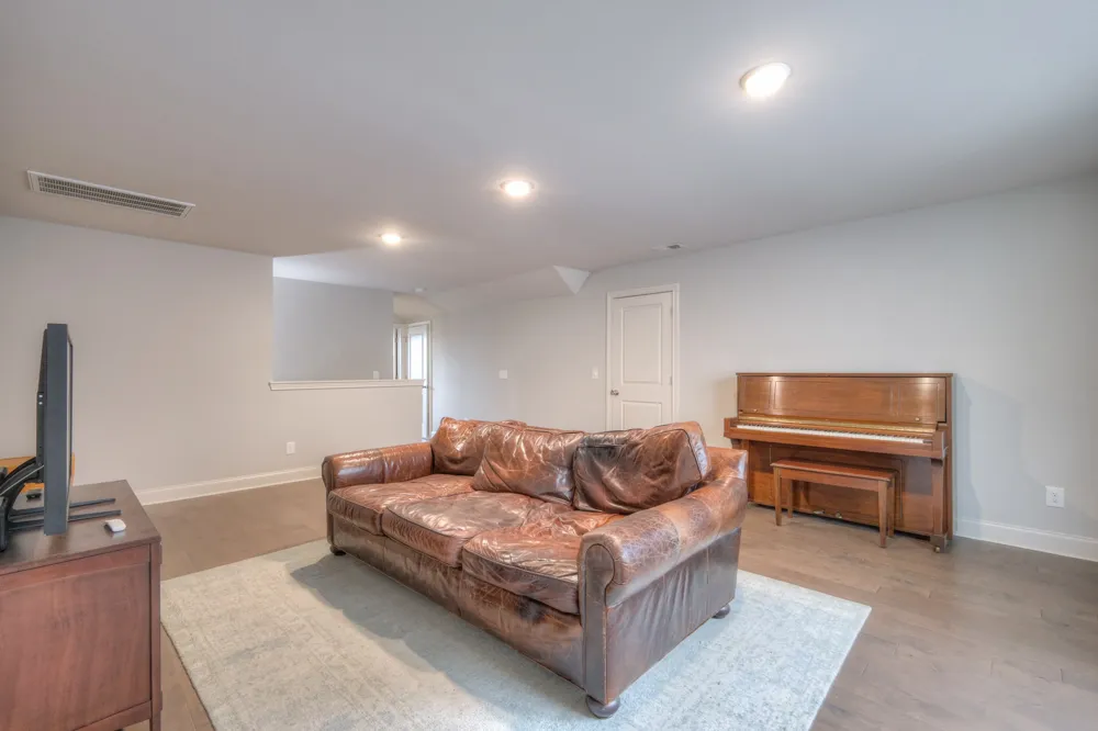 1044 Cabell Dr Franklin, TN 37064