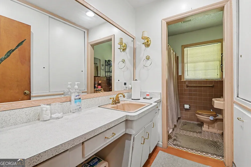 2700 Hayden DR East Point, GA 30344