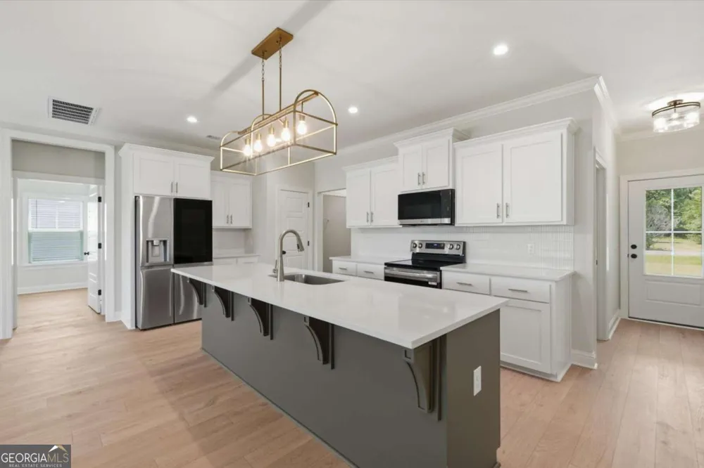 93 Ennis RD Pembroke, GA 31321