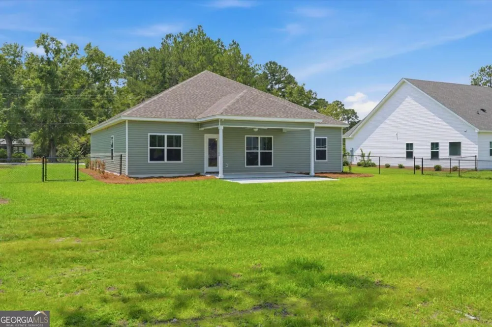 93 Ennis RD Pembroke, GA 31321