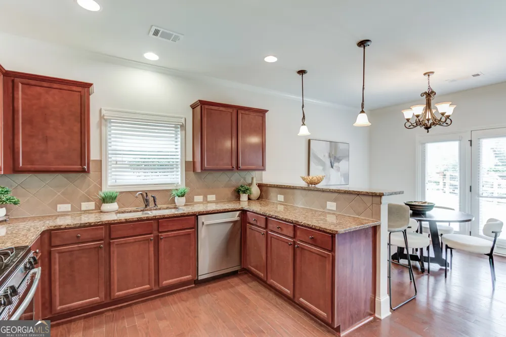 6907 Trailing Ivy WAY Flowery Branch, GA 30542