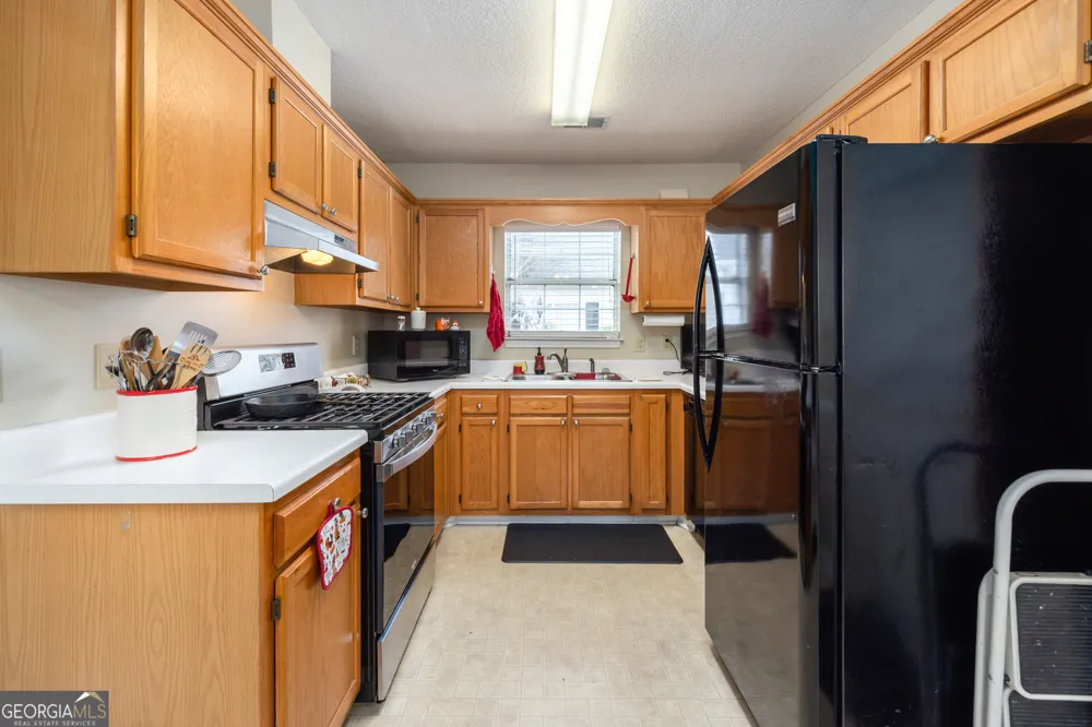 195 Woodgate DR Fayetteville, GA 30214