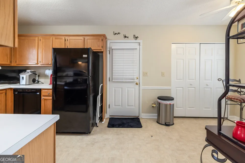195 Woodgate DR Fayetteville, GA 30214