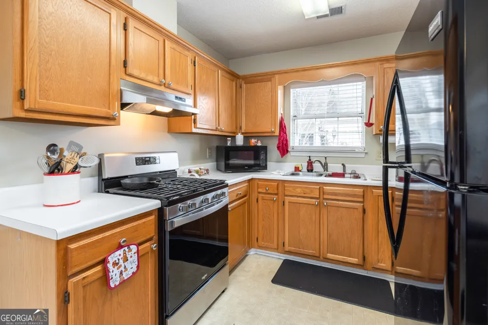 195 Woodgate DR Fayetteville, GA 30214