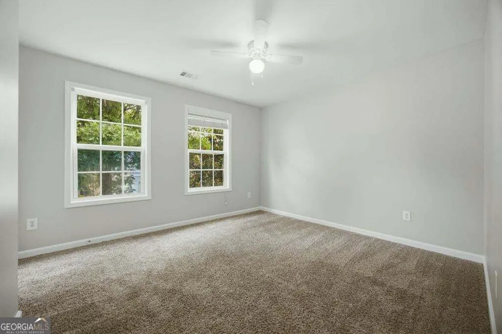 560 Crestmont LN Canton, GA 30114