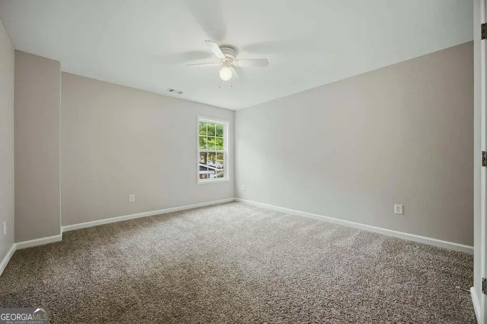 560 Crestmont LN Canton, GA 30114