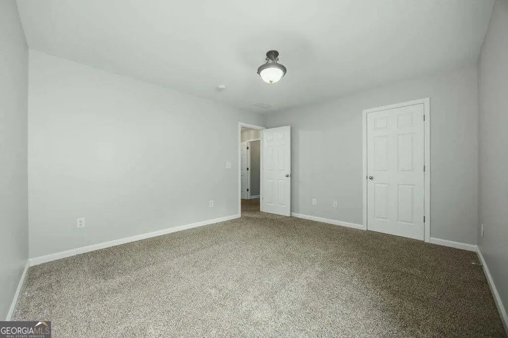 560 Crestmont LN Canton, GA 30114