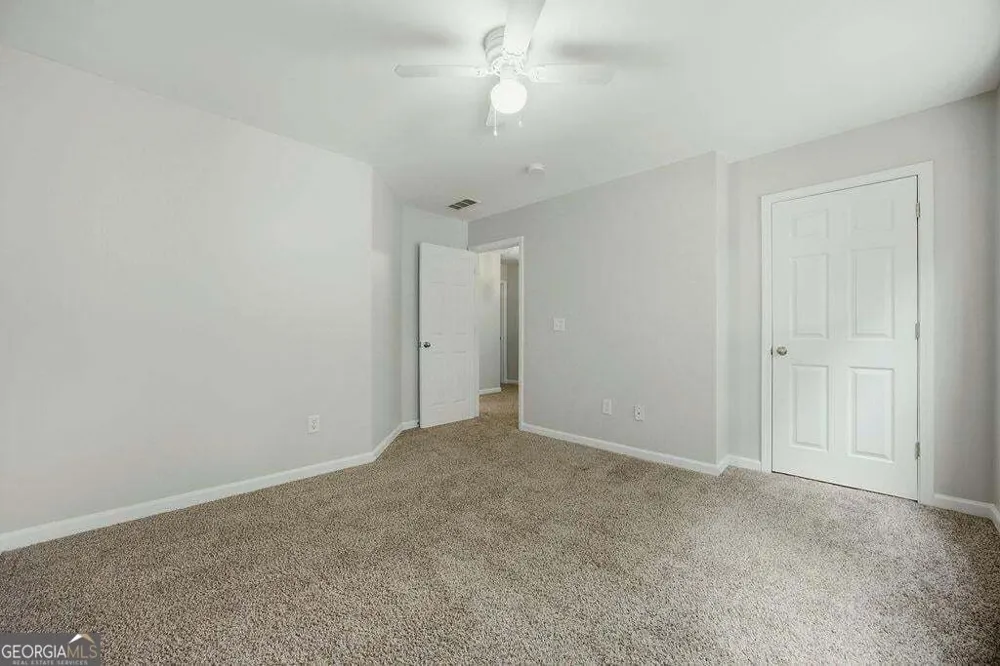 560 Crestmont LN Canton, GA 30114