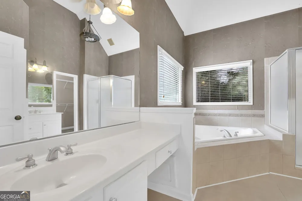2977 Cadbury CT Snellville, GA 30039