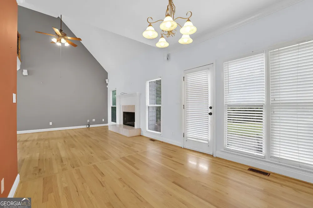 2977 Cadbury CT Snellville, GA 30039