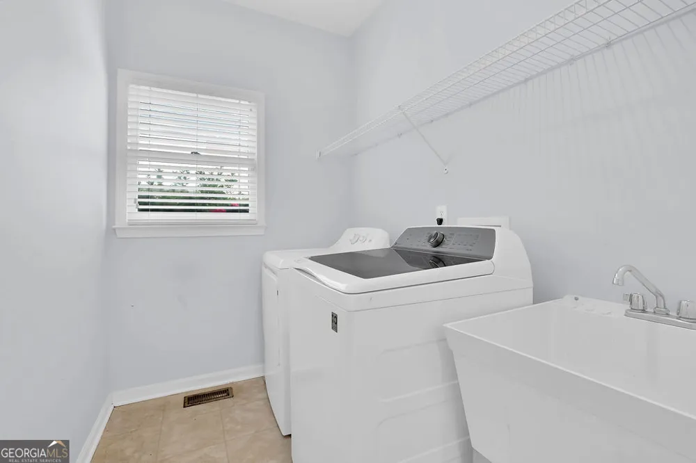2977 Cadbury CT Snellville, GA 30039