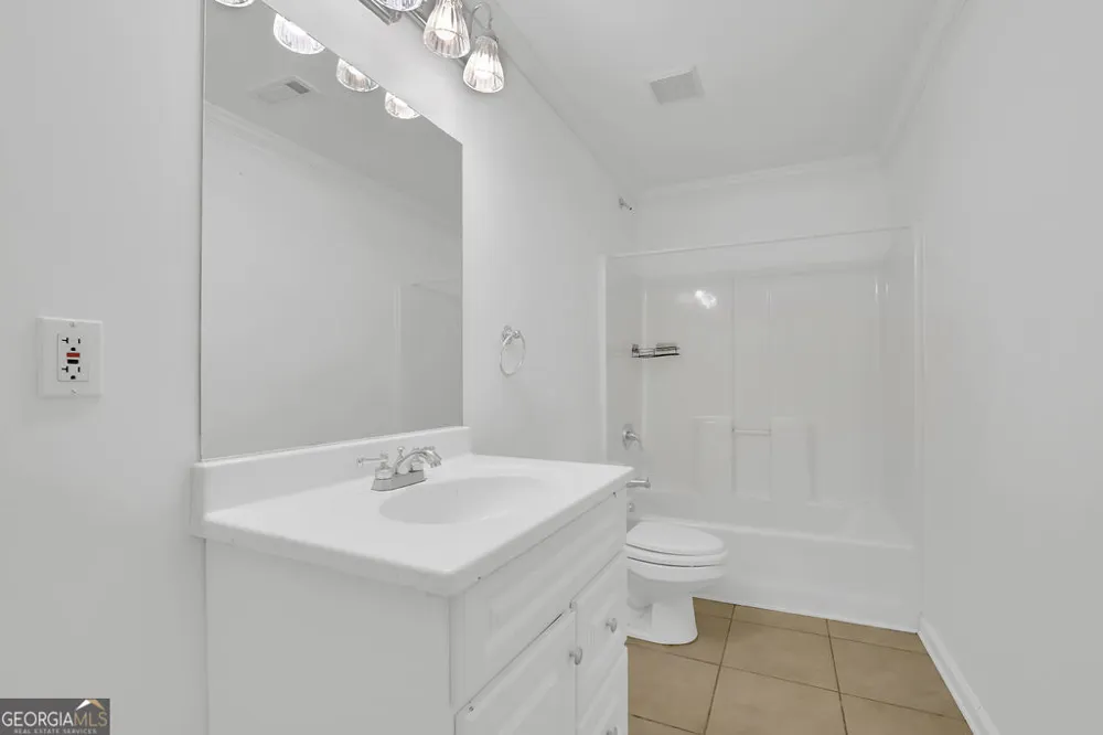 2977 Cadbury CT Snellville, GA 30039