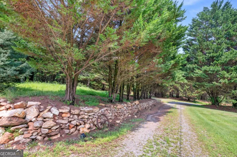 2064 Knight RD Ellijay, GA 30540