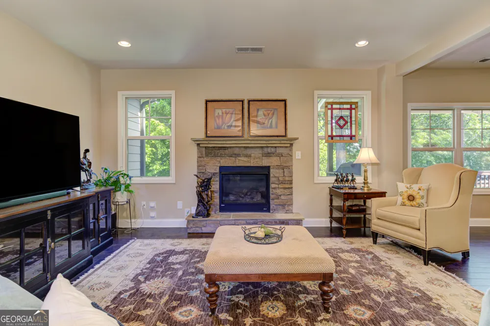 405 Acorn RUN Canton, GA 30115