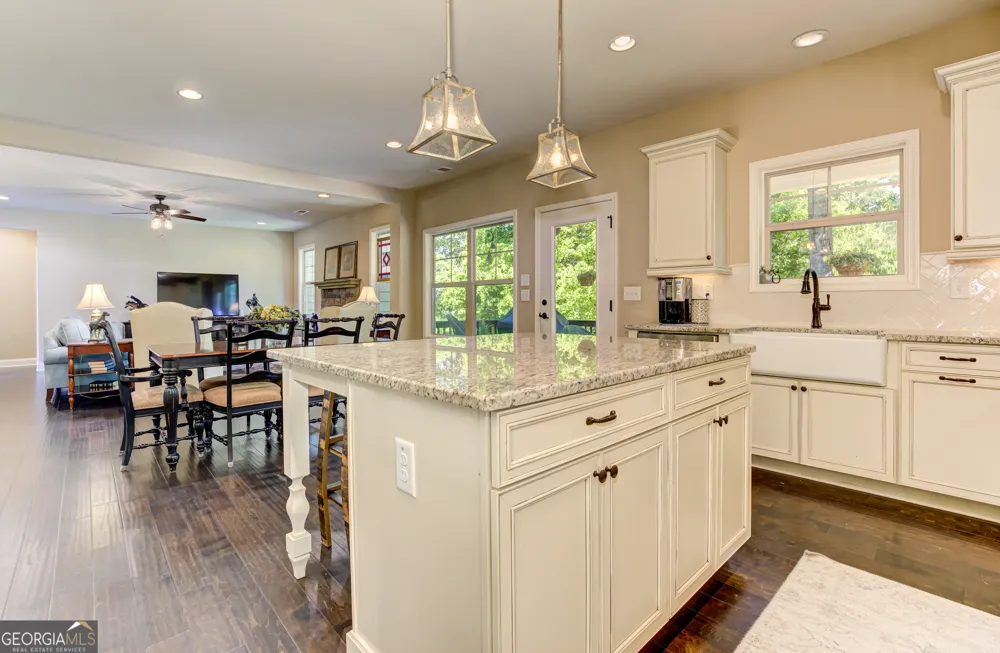 405 Acorn RUN Canton, GA 30115