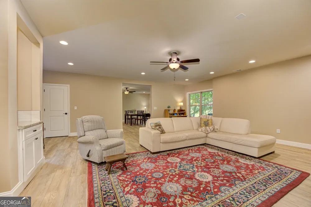 405 Acorn RUN Canton, GA 30115